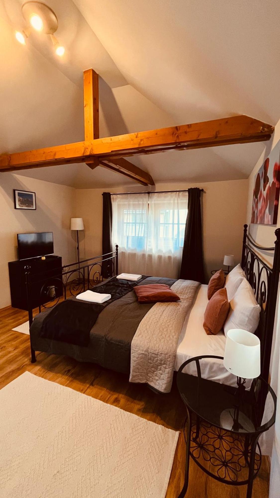 Strigonia Apartman Esztergom Luaran gambar