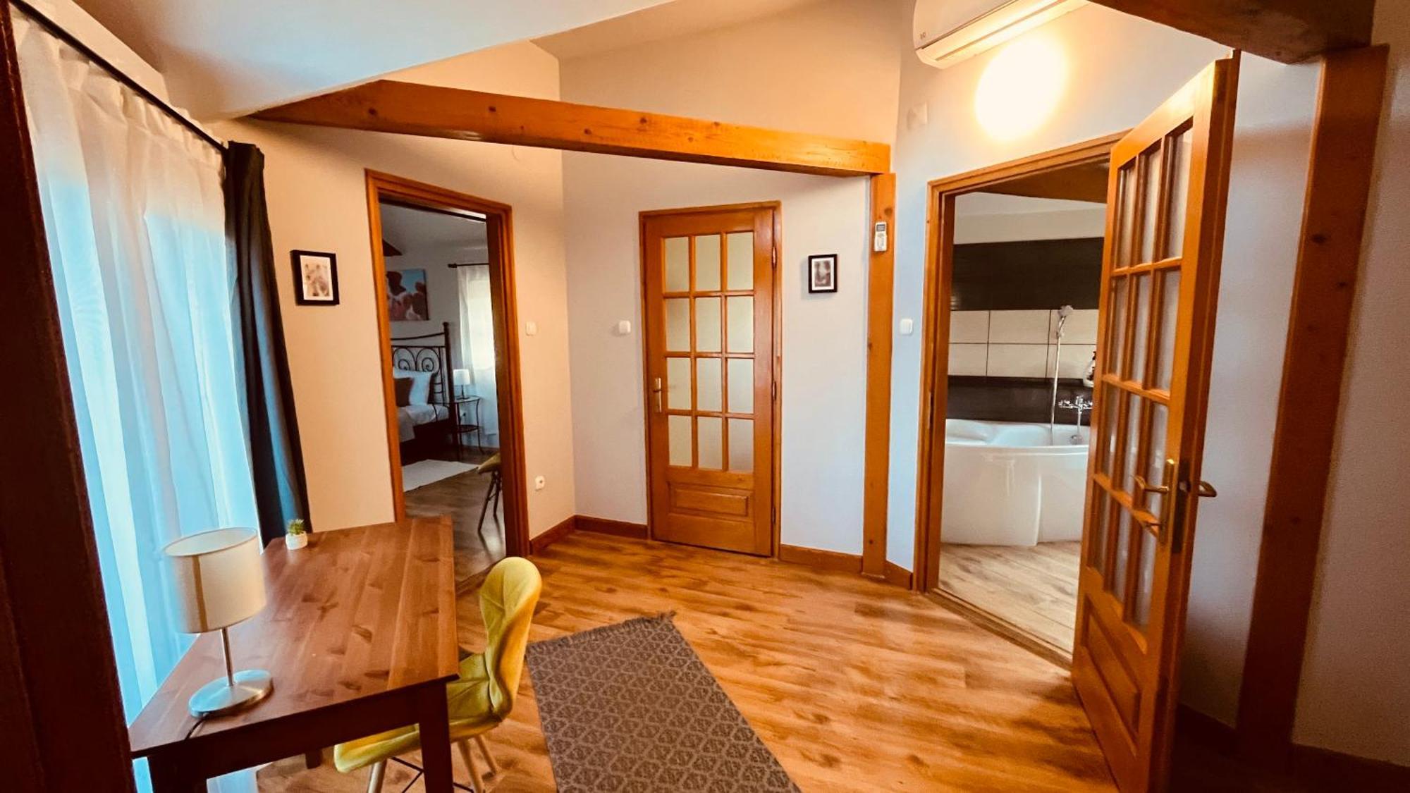 Strigonia Apartman Esztergom Luaran gambar