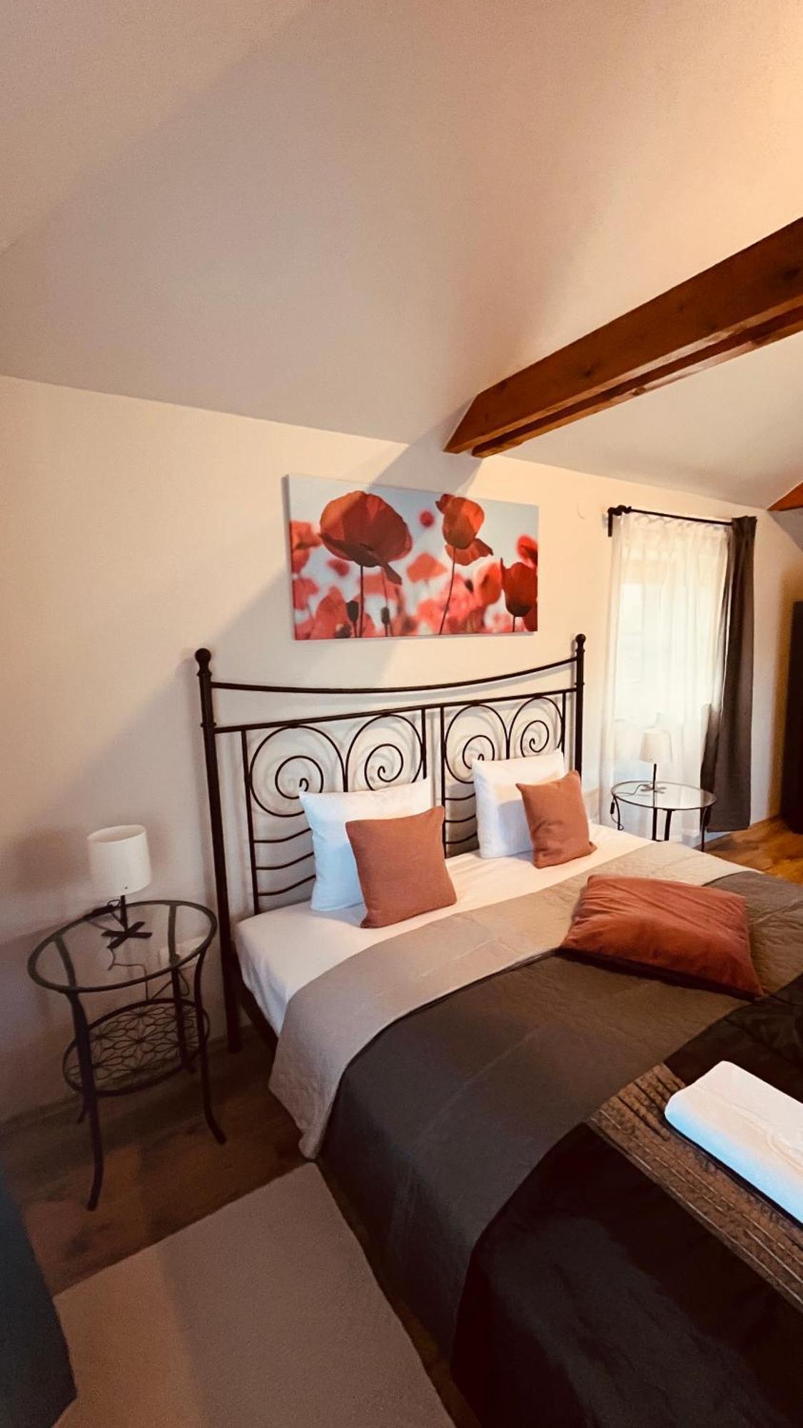 Strigonia Apartman Esztergom Luaran gambar