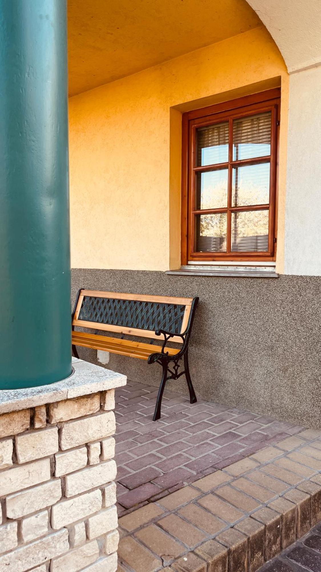 Strigonia Apartman Esztergom Luaran gambar