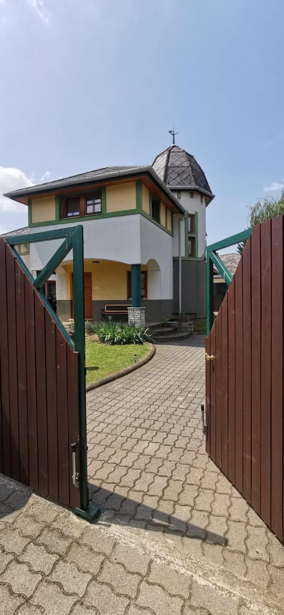 Strigonia Apartman Esztergom Luaran gambar